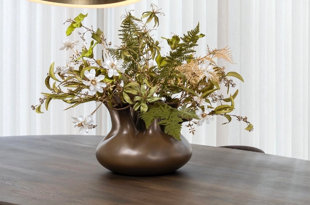 Vaas Jelly Brons POLDR Design incl. boeket bloemen - 50%, Maison & Meubles, Accessoires pour la Maison | Vases, Neuf, Convient pour fleurs séchées