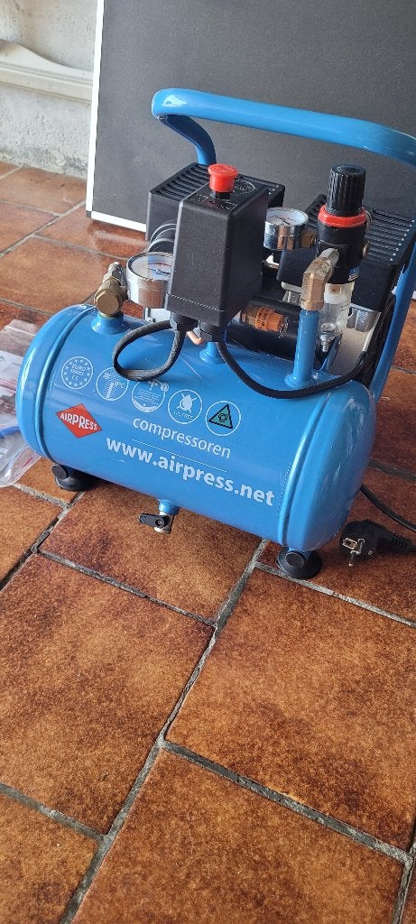 Compressor Airpress L6-95 "zgan" NP €193,00 AIRPRESS, Doe-het-zelf en Bouw, Compressors, Ophalen, 6 tot 10 bar, Zo goed als nieuw