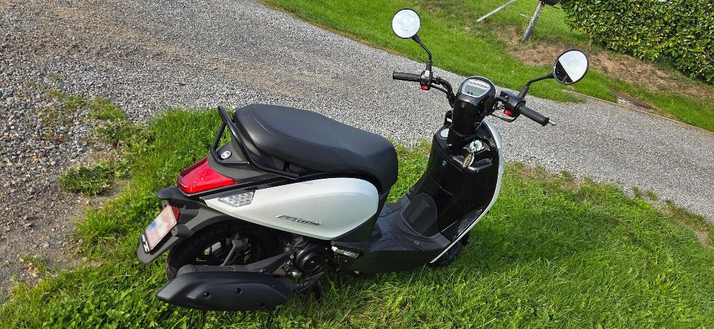 Geweldige deal.SYM Mio 50i scooter,topconditie,102 km, Fietsen en Brommers, Gebruikt, 49 cc, Klasse B (45 km/u), Benzine