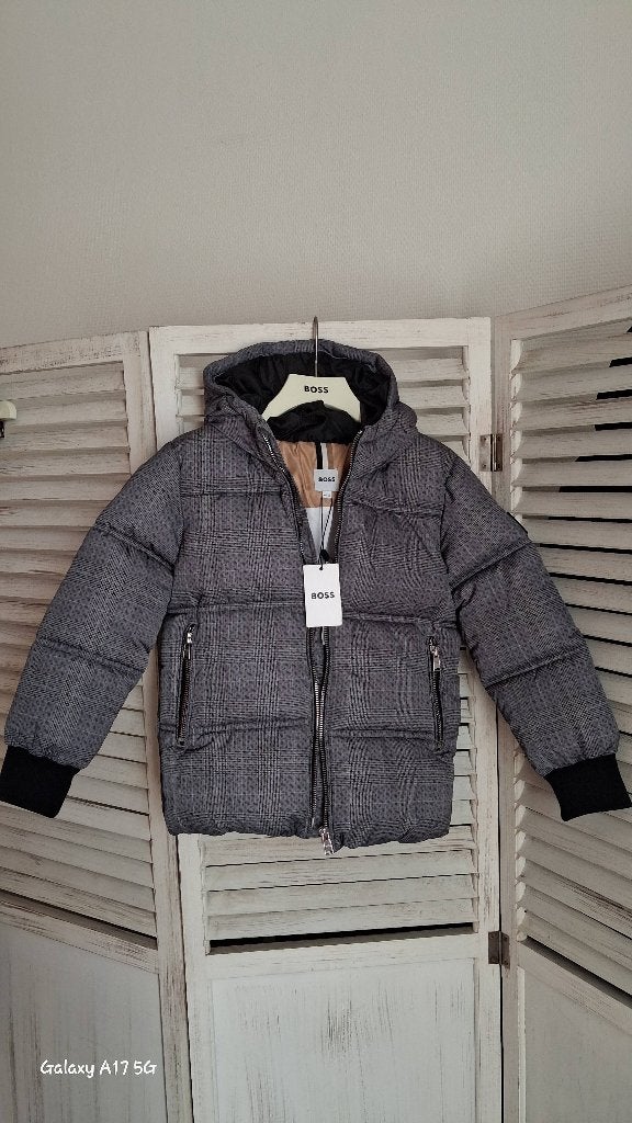 magnifique doudoune boss garçon 6ans neuve avec étiquette, Nieuw, Ophalen of Verzenden, Hugo Boss, Jongen