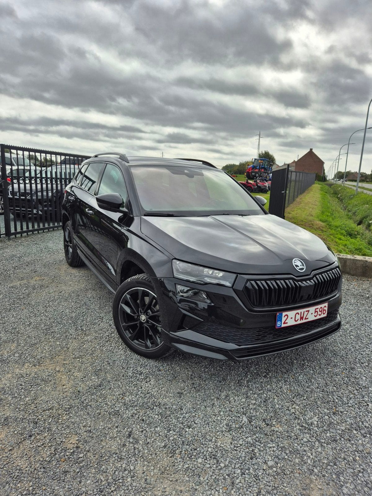 Škoda Karoq 1.5 TSI DSG Sportline – zeer rijk uitgerust, Autos, Achat, Carnet d'entretien, Noir, Automatique
