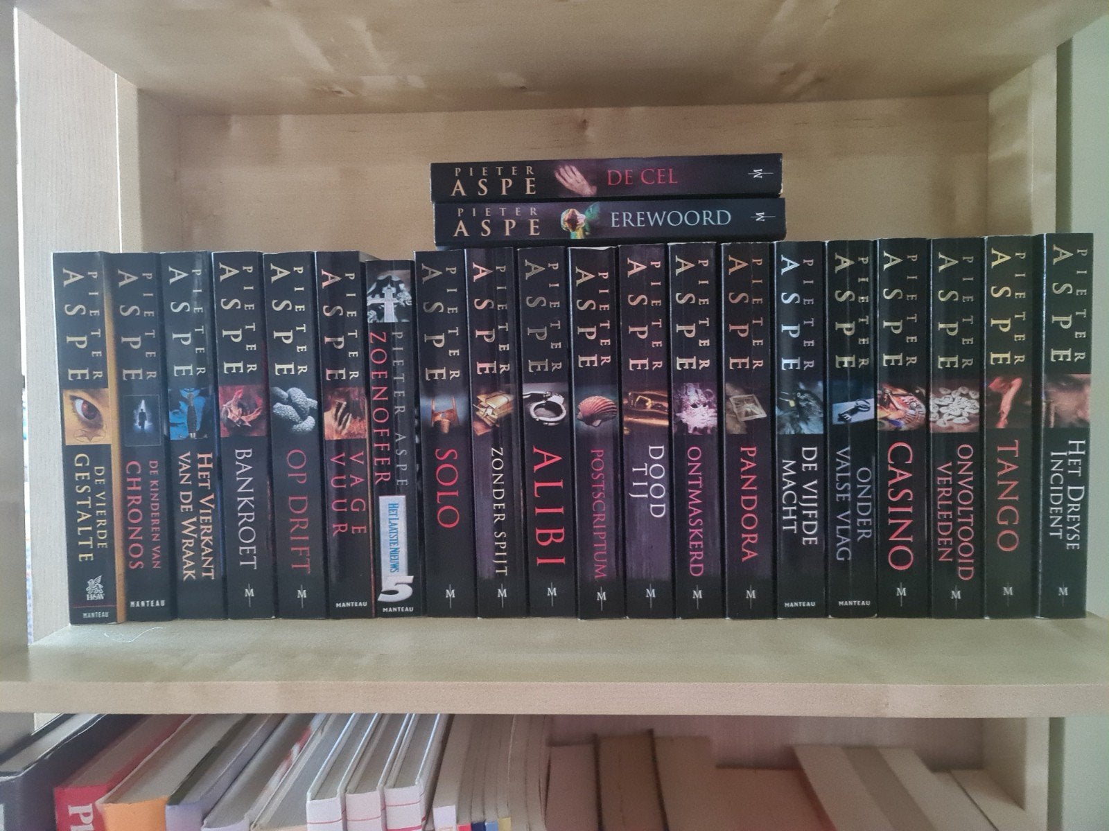 groot aantal Aspe boeken, Enlèvement
