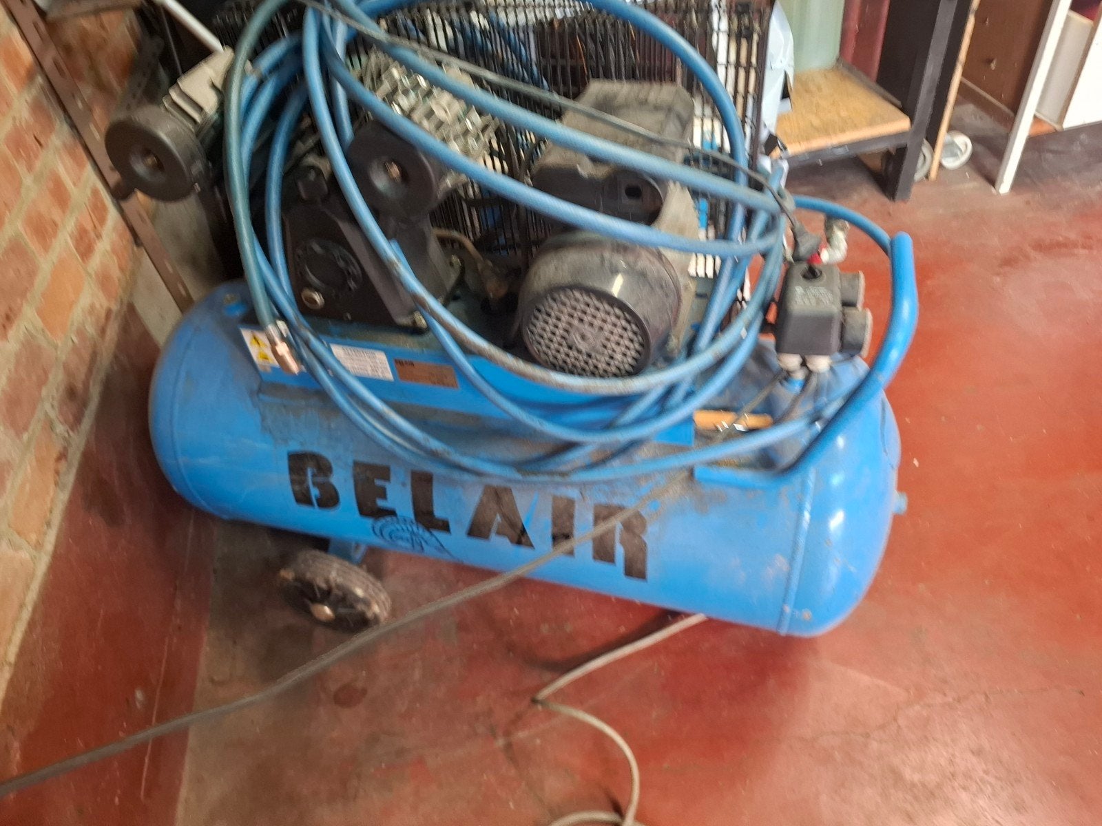 compressor belaer, Doe-het-zelf en Bouw, Compressors, Ophalen, Zo goed als nieuw, 6 tot 10 bar, 400 tot 800 liter/min