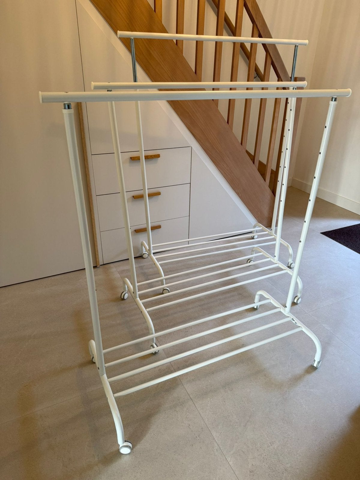 Ikea kledingrek (prijs per stuk), Ophalen, Zo goed als nieuw
