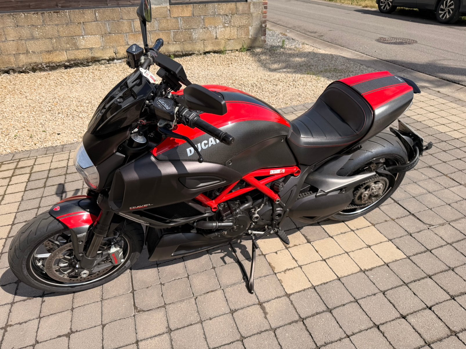 Ducati Diavel Carbon – 2014 – 5.875 km – État exceptionnel, Motos, Motos Achat, Enlèvement