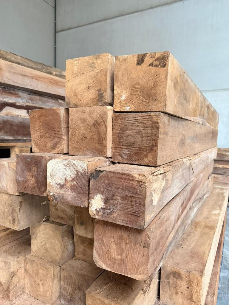 Gros lot bois exotiqueTeck, Mélina, Laurier21 m³ Prix lot, Tuin en Terras, Palen, Balken en Planken, Zo goed als nieuw, Balken