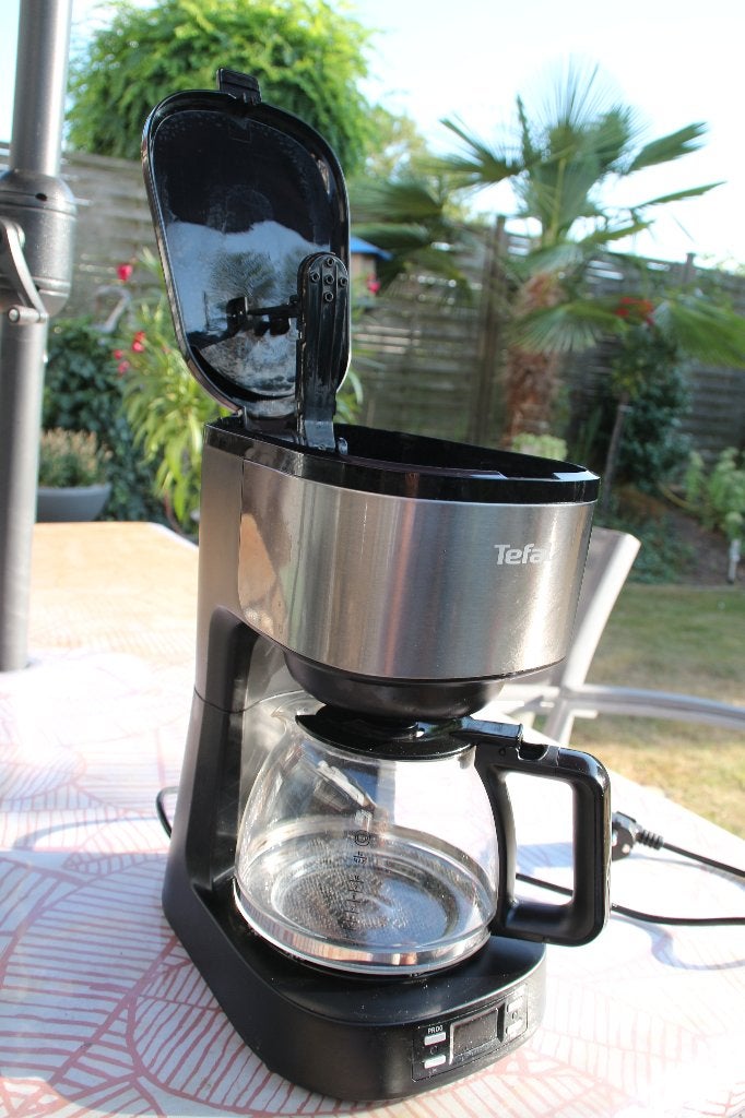 À VENDRE, Electroménager, Cafetières, Café moulu, Réservoir d'eau amovible, Utilisé, 10 tasses ou plus