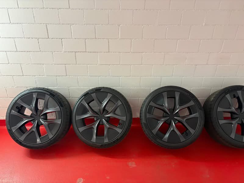Jantes Arachnid de 21 pouces avec pneus d'été pour Model Y, Enlèvement, Pneus été, Pneu(s)
