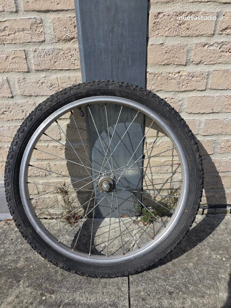 Roue de vélo de 20 pouces - pneu inclus, Vélos & Vélomoteurs, Kinderfiets, Caoutchouc, Pneu, Enlèvement ou Envoi