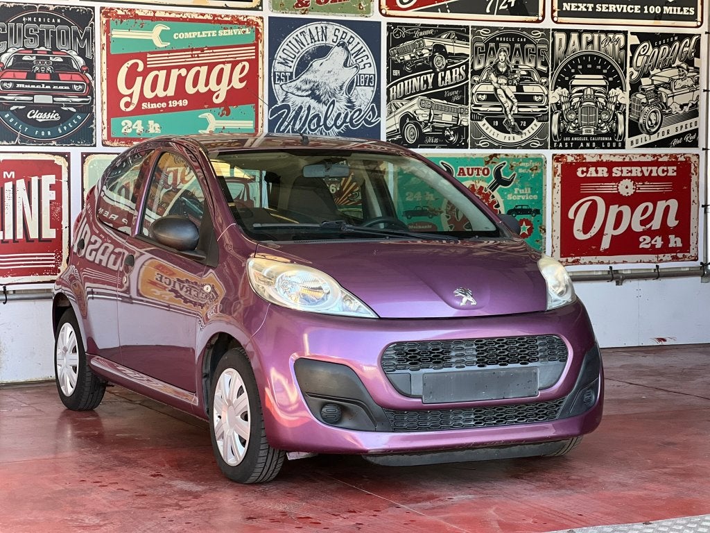 Peugeot 107 1.0i * 12 MAANDEN GARANTIE*, Stof, 50 kW, Zwart, Overige kleuren