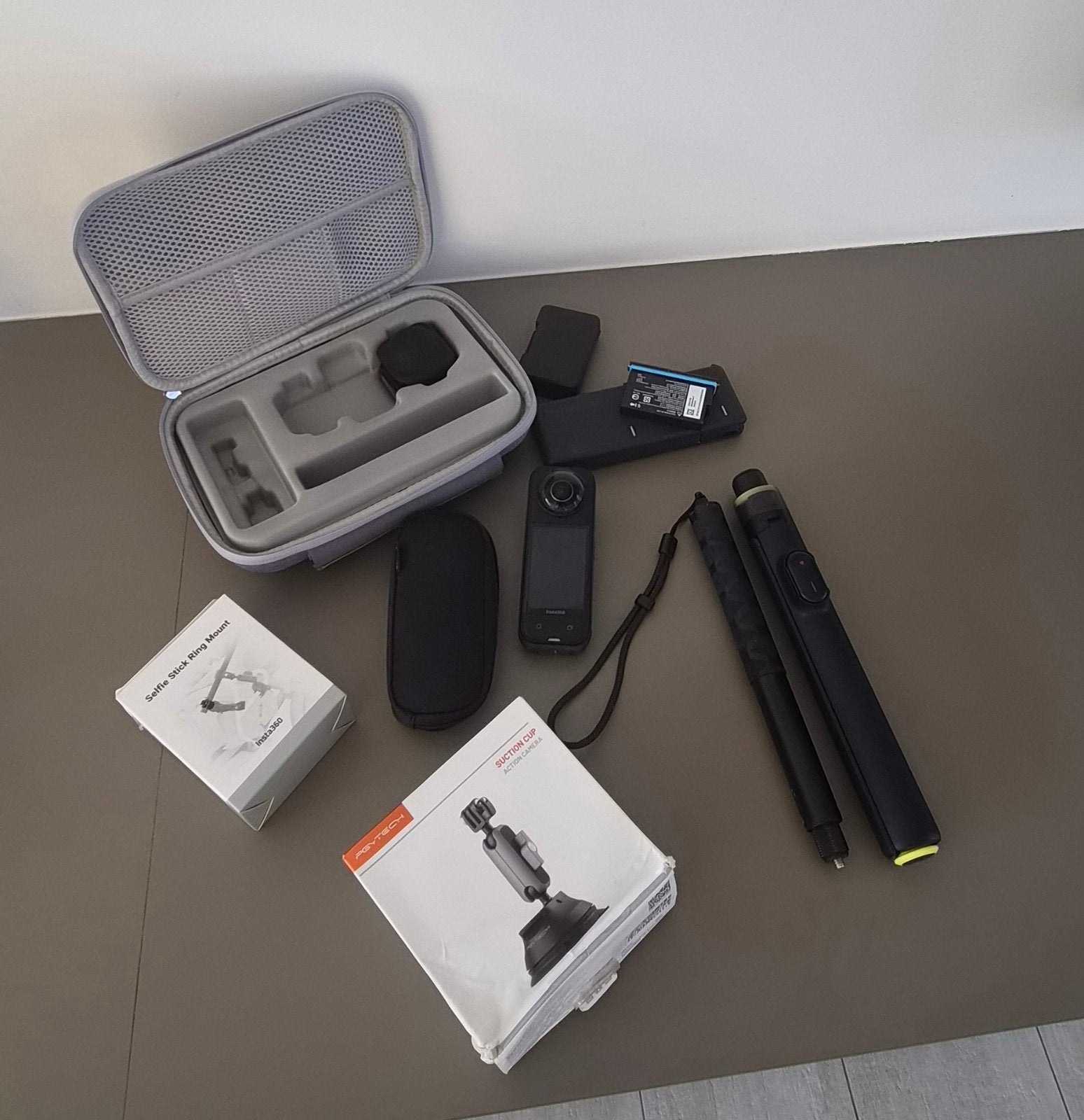 insta360 x5 essential bundle + extra´s, Ophalen, Zo goed als nieuw