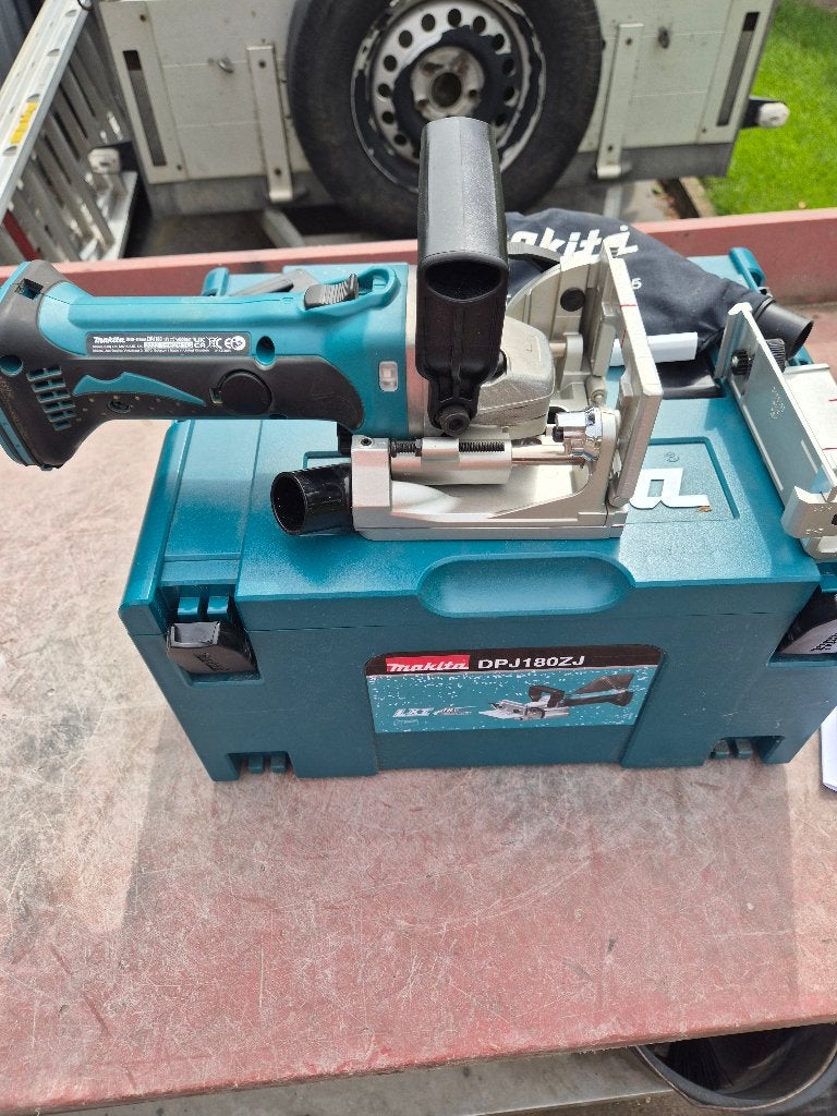 Makita DPJ180ZJ 18V Li-Ion accu lamellenfrees body in Mbox, Doe-het-zelf en Bouw, Ophalen, Zo goed als nieuw, Overige typen, Makita