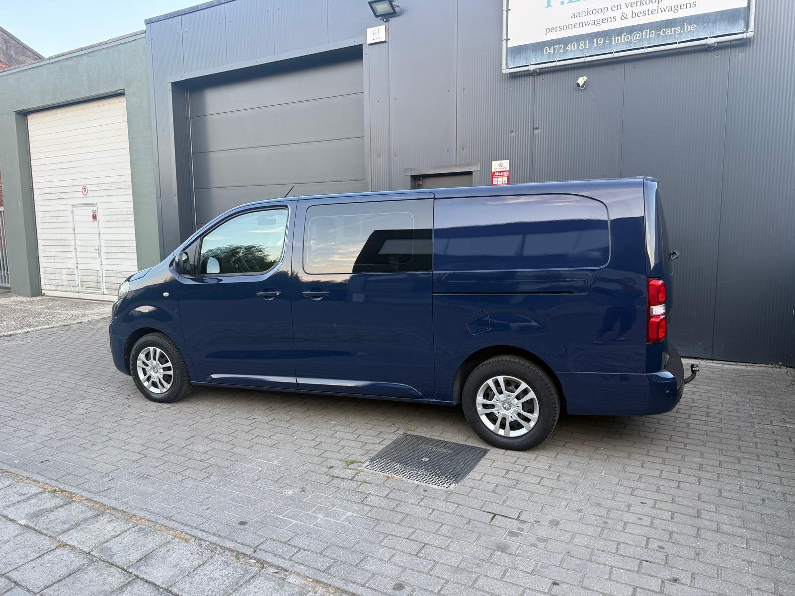 PEUGEOT EXPERT 2.0HDI DUBBEL CABINE BJ2017 AUTOMAAT 180PK, Auto's, Bestelwagens en Lichte vracht, Stof, 4 cilinders, 2000 kg, Diesel