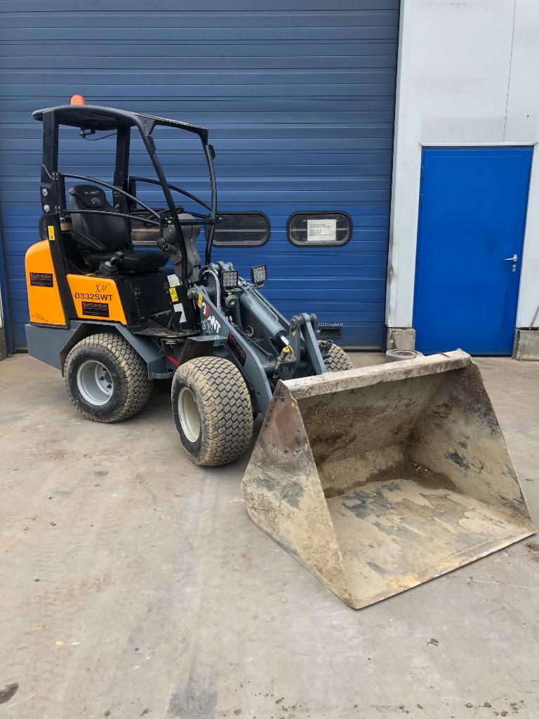 Kniklader 1500kg tot 2500kg TE HUUR / HUREN, Ophalen, Wiellader of Shovel
