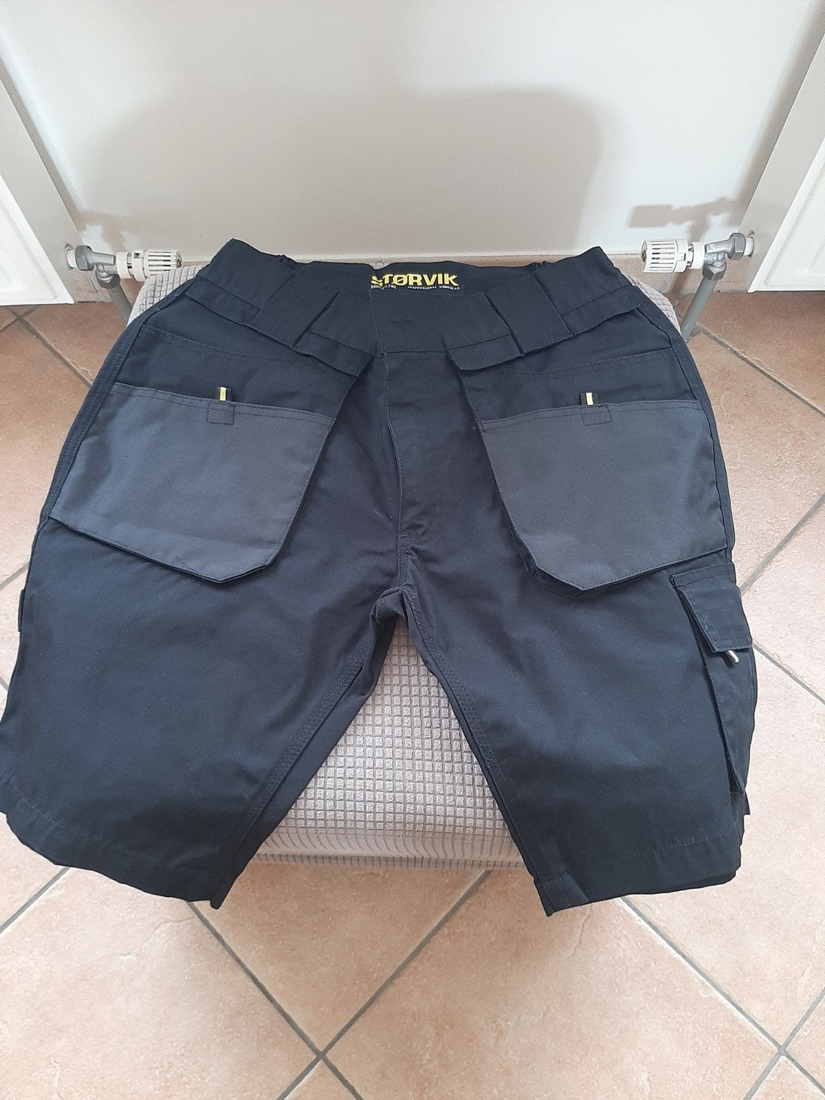 Short de travail  NEUF, Ophalen, Zwart