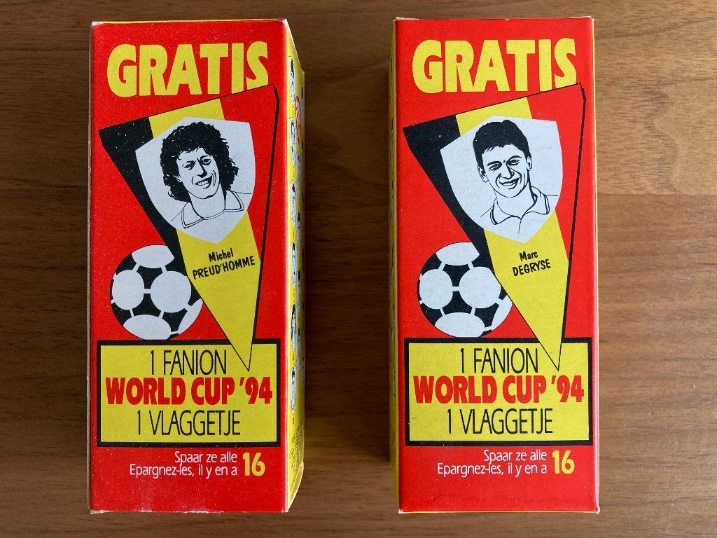 WK 1994 twee vlaggetjes Rode Duivels, Enlèvement ou Envoi, Comme neuf