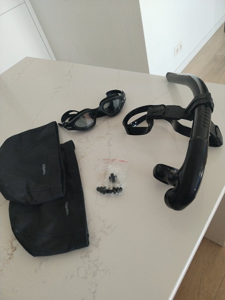 Lunette tubas et bonnet de piscine, Ophalen, Zo goed als nieuw