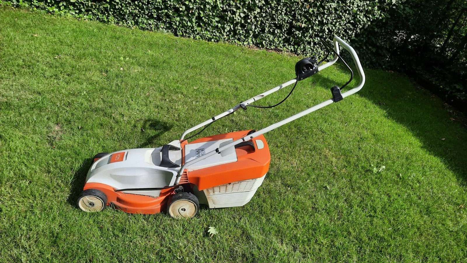 Electrische grasmaaier merk Stihl, Ophalen