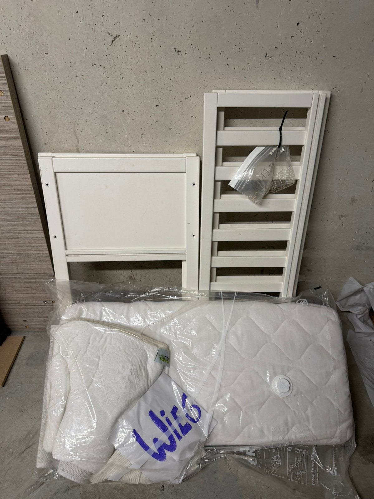 Baby wiegje met matras en babybescherming, Ophalen, Zo goed als nieuw, Matras