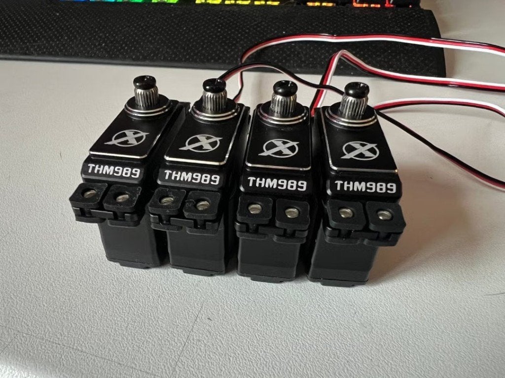 4x THETA THM989 Midi servo's, Enlèvement ou Envoi, Comme neuf, Électro, RTF (Ready to Fly)