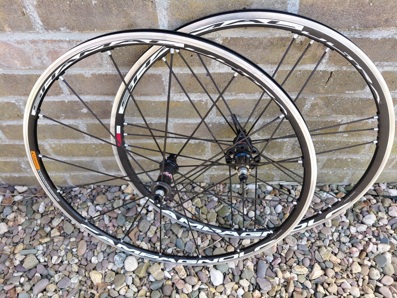 Paire de roues Campagnolo Shamal Ultra en TRÈS bon état., Vélos & Vélomoteurs, Enlèvement ou Envoi, Roue, Campagnolo