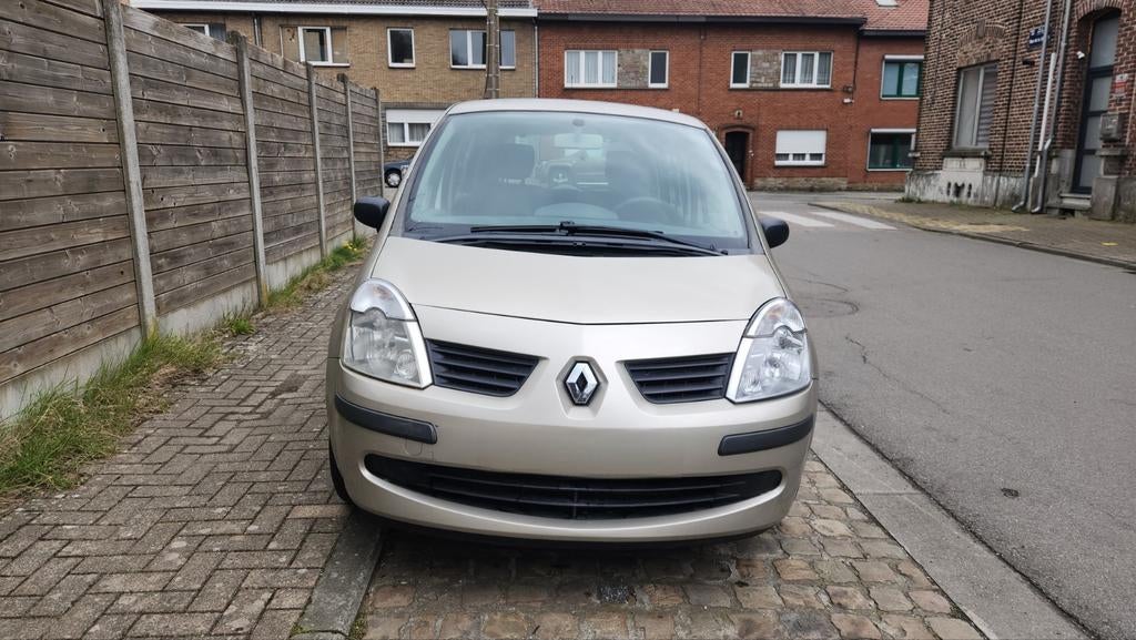 Renault modus

- Annee 2007 1.2i
-75ch-
Clim, Auto's, Particulier, Euro 4, Te koop, Benzine