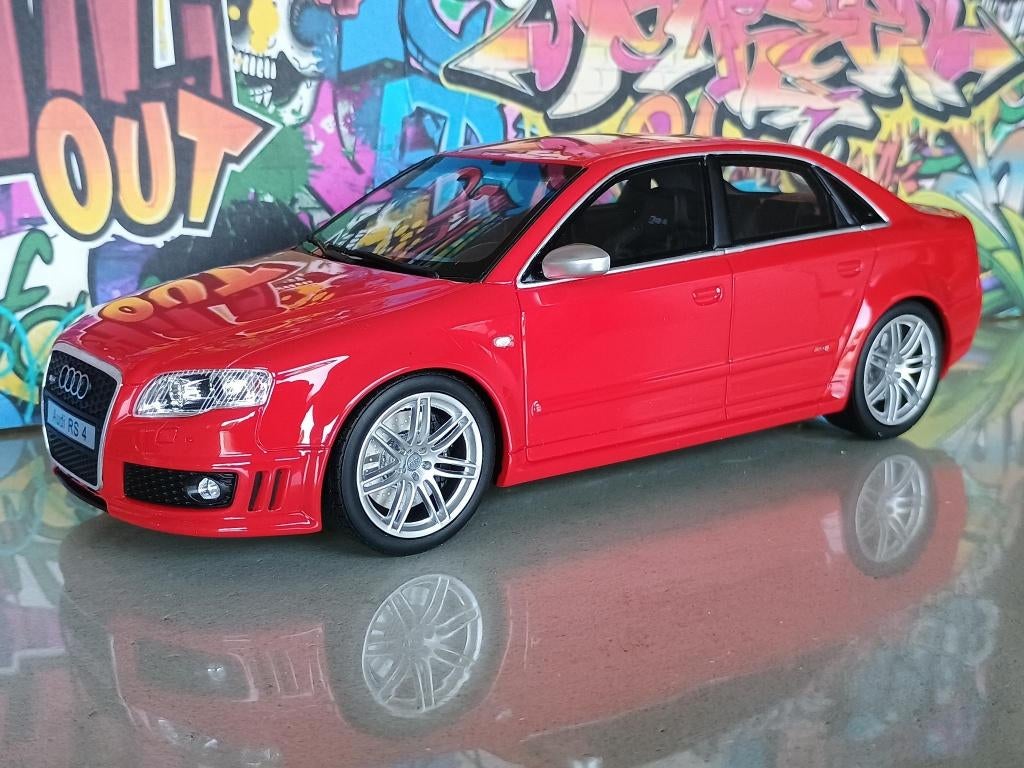 Audi RS4 (B7) 4.2 FSI Limousine Ottomobile 1/18 --NOUVEAU--, Enlèvement ou Envoi, Neuf, Voiture, OttOMobile