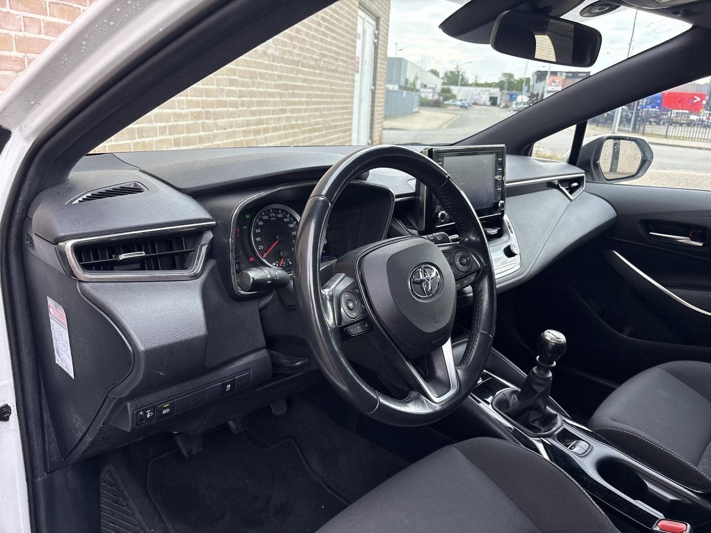 Toyota Corolla 1.2 Turbo Active | € 7.700,- NETTO! | Climate, Auto's, Zwart, Corolla, Wit, Bedrijf