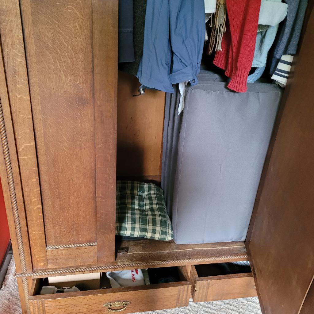 Garde-robe en chêne à vendre, Ancien, Avec espace de penderie, 100 à 150 cm, Enlèvement