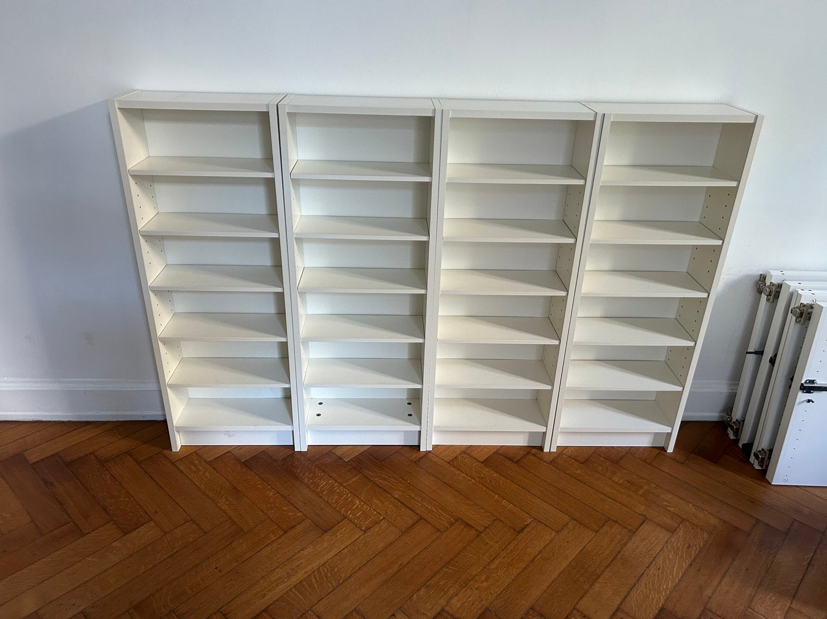 4 étagères blanches pour CD/DVD/livres IKEA BENNO 40x106x17, Enlèvement, Utilisé, Bois, 150 disques ou plus
