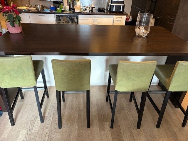 chaises de bar Bergmund Ikea, 4 tabourets, Comme neuf, Enlèvement, Bois