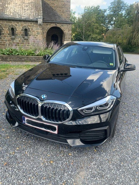 BMW Série 1 F40 318i – Black Sapphire – 03/2023 – 45.000 km, Autos, 100 kW, Achat, Euro 6, Entreprise