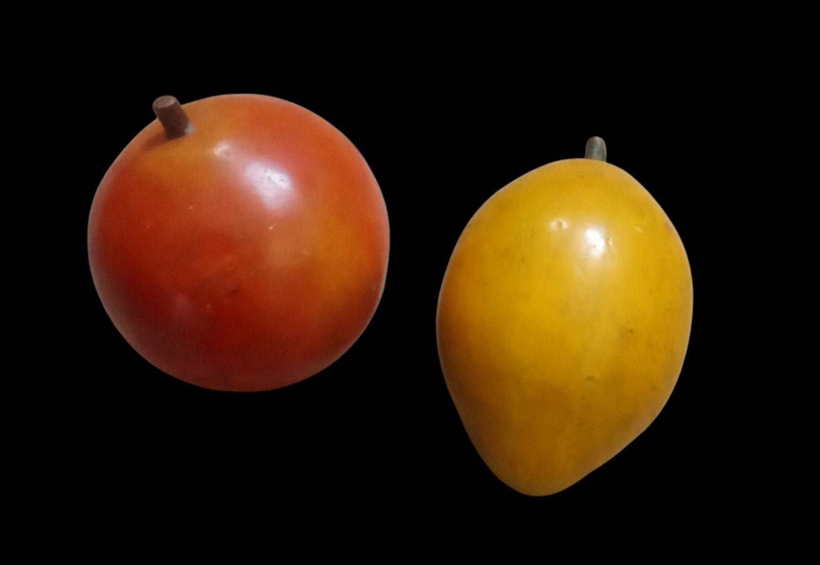 fruits en bois tourné, Enlèvement ou Envoi