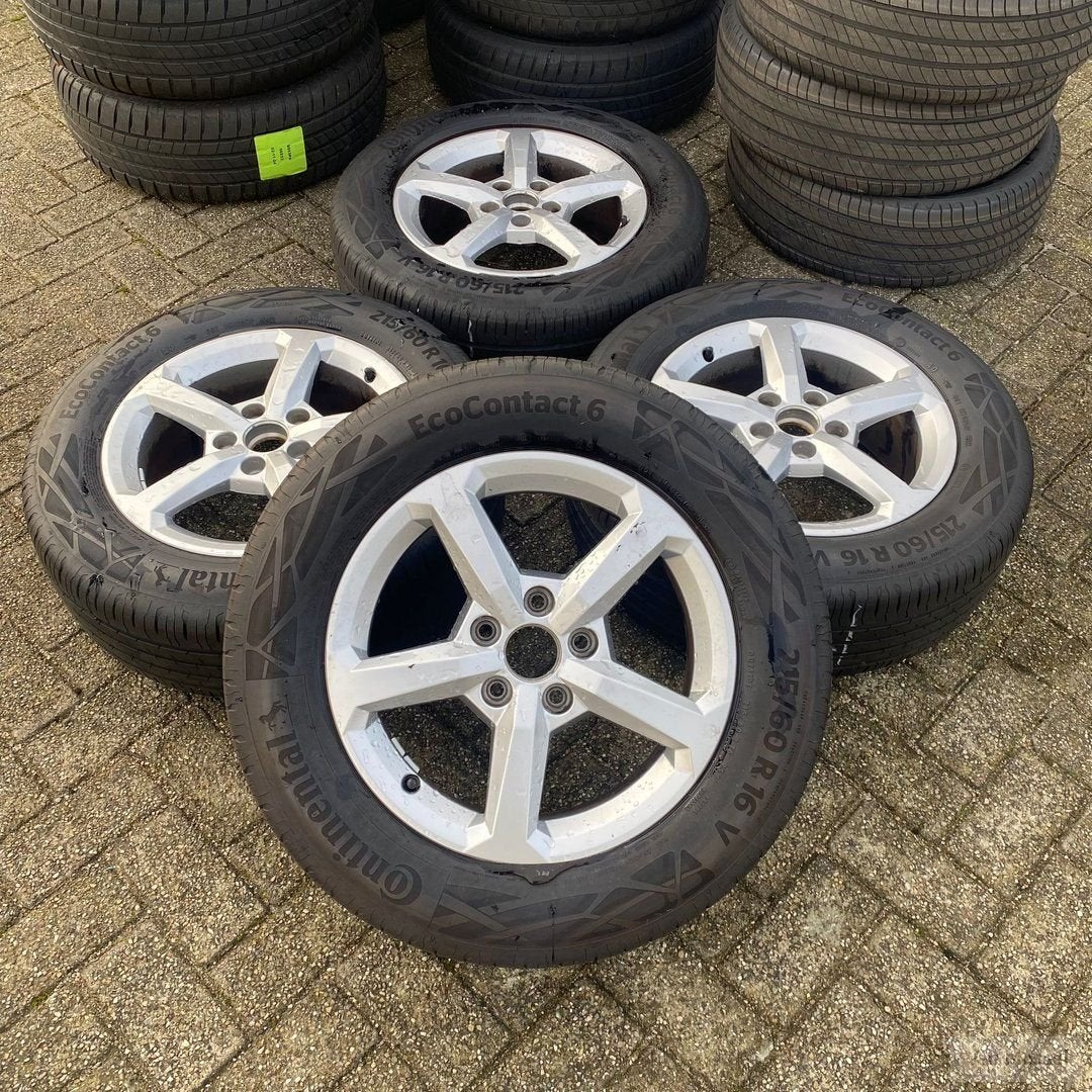 Audi Q2 Continental EcoContact 6 215/60/R16 95V, Auto-onderdelen, Banden en Velgen, -, Banden en Velgen, Ophalen of Verzenden