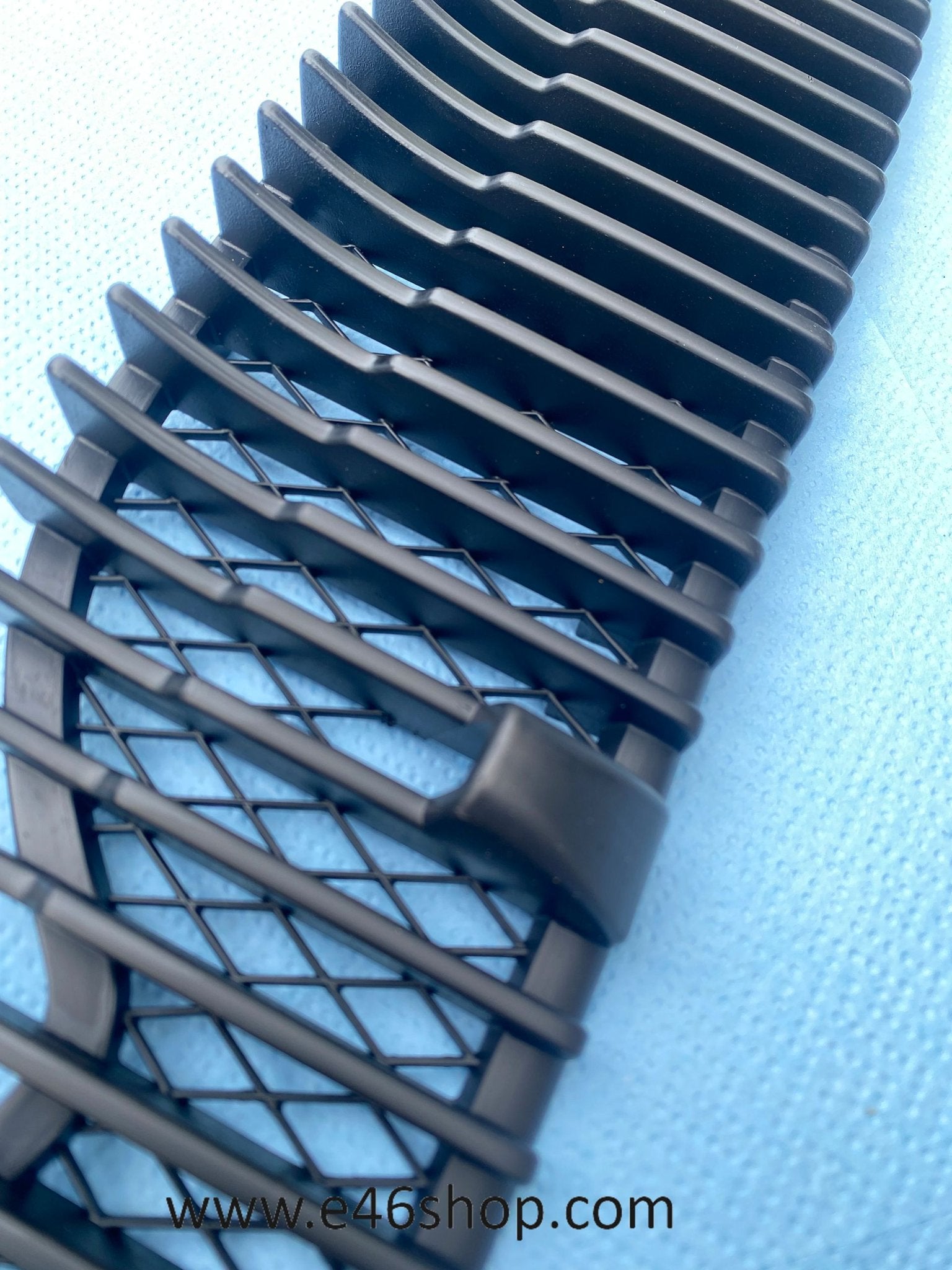 BMW E23 GRILL INLAAT OEM 51131870623 NIEUW, Neuf, -, -, Enlèvement ou Envoi