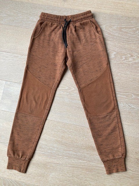 Bruine joggingbroek Hema 140 cm, Broek, Gebruikt, Ophalen of Verzenden, Hema