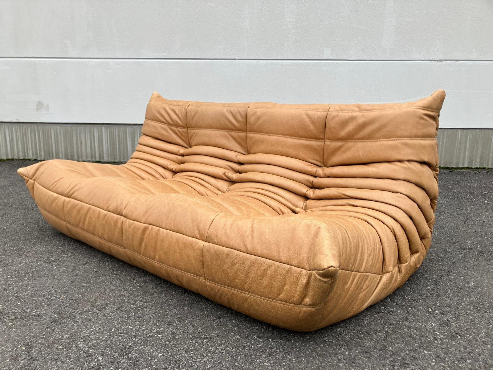2x Camel bruin lederen 3zit in Nieuwstaat, Ophalen of Verzenden, Togo ligne roset leolux knoll vitra cassina b&b italia artifort