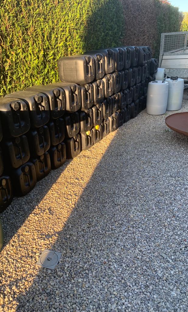 Bidons ,jerrycans,watertonnen, Tuin en Terras, Ophalen, Zo goed als nieuw