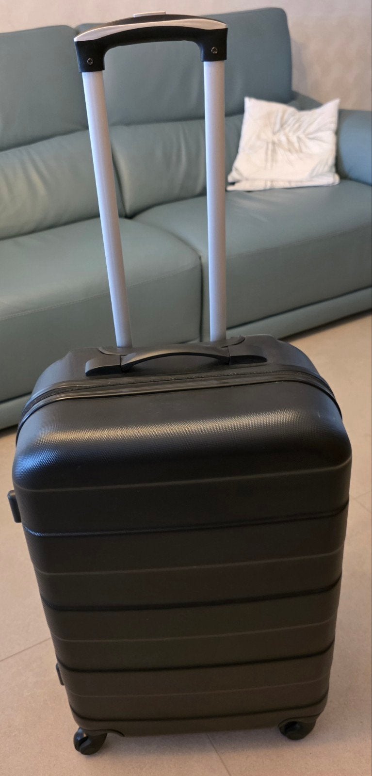 joli étui de voyage de taille moyenne, Neuf, 35 à 45 cm, Plastique dur, Enlèvement