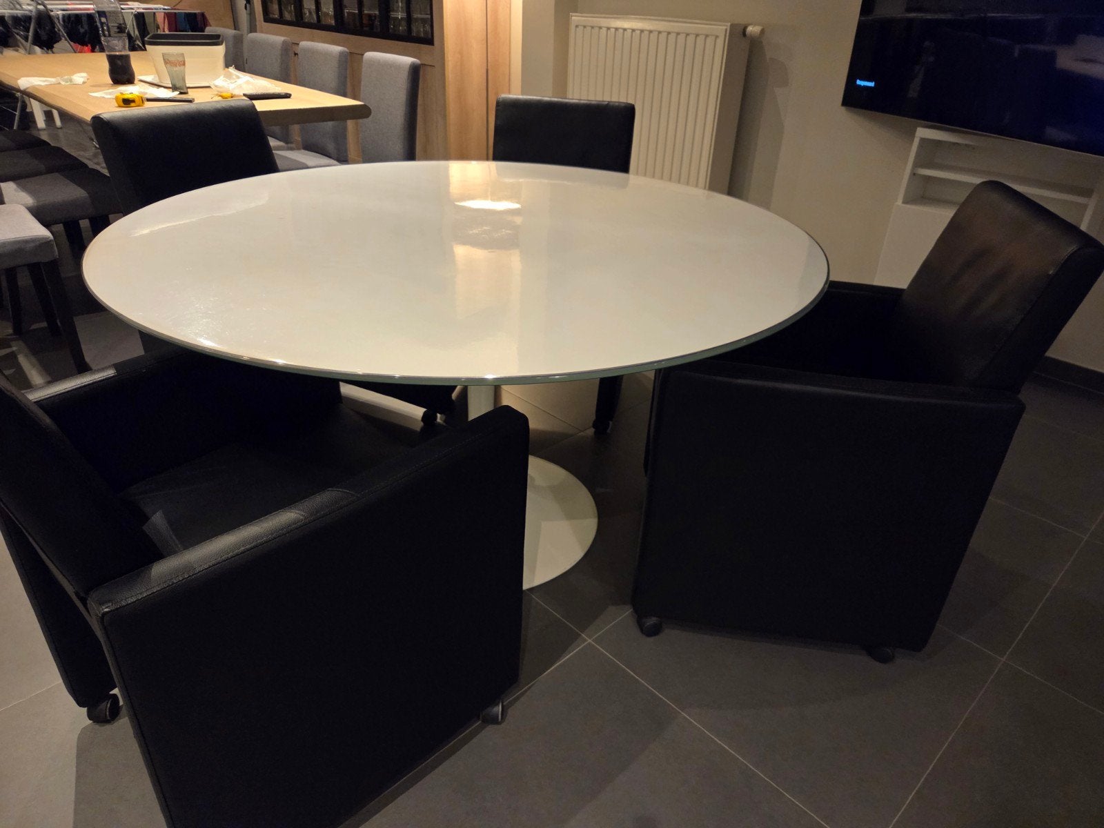 Design tafel rond 140cm matglas en extra blad en 6 zeteltjes, Huis en Inrichting, Tafels | Eettafels, Ophalen, Rond