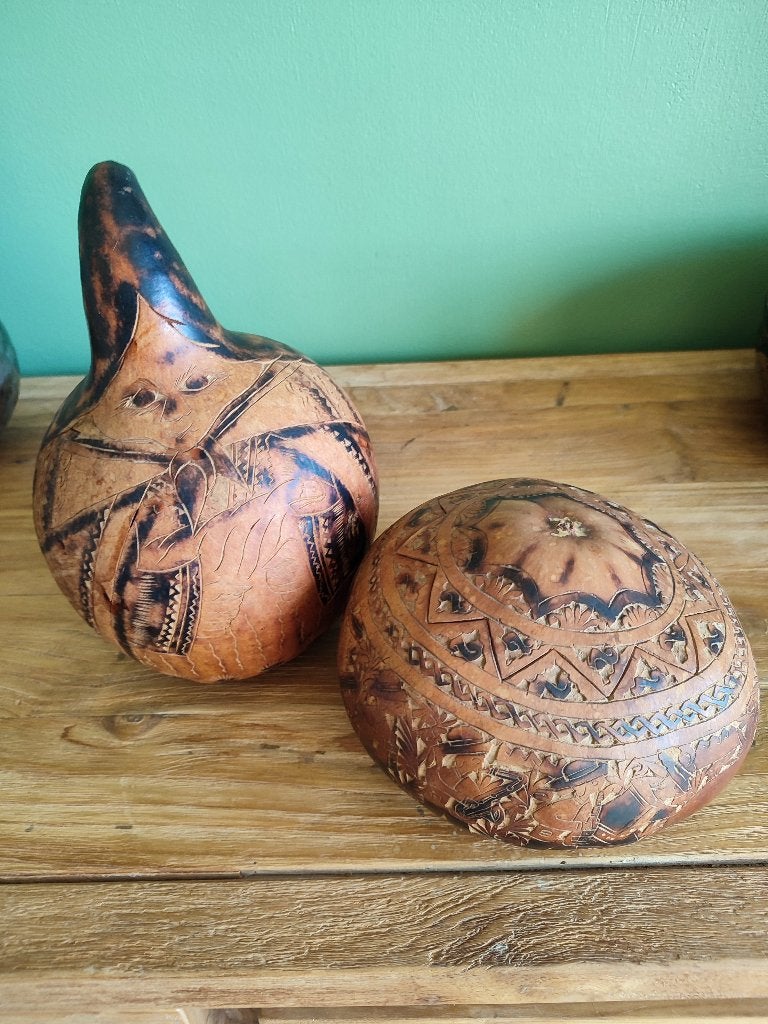 Pérou art ethnique: instrument de musique et boîte assortie, Brun, Matériau naturel, Sculpté, Autres origines