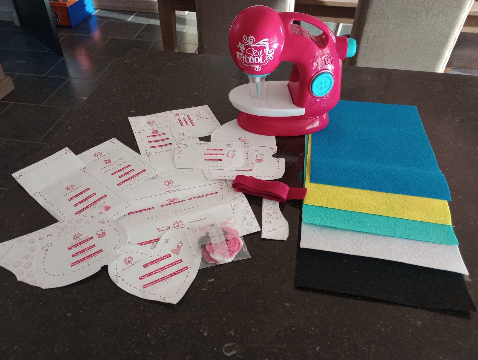 Kindernaaimachine met vilt en enkele patronen, Ophalen