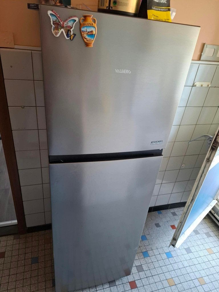 Koelkast no frost VALBERG twv 299 EUR (8 maanden oud) 50 EUR, Electroménager, 160 cm ou plus, Comme neuf, Enlèvement, 200 litres ou plus