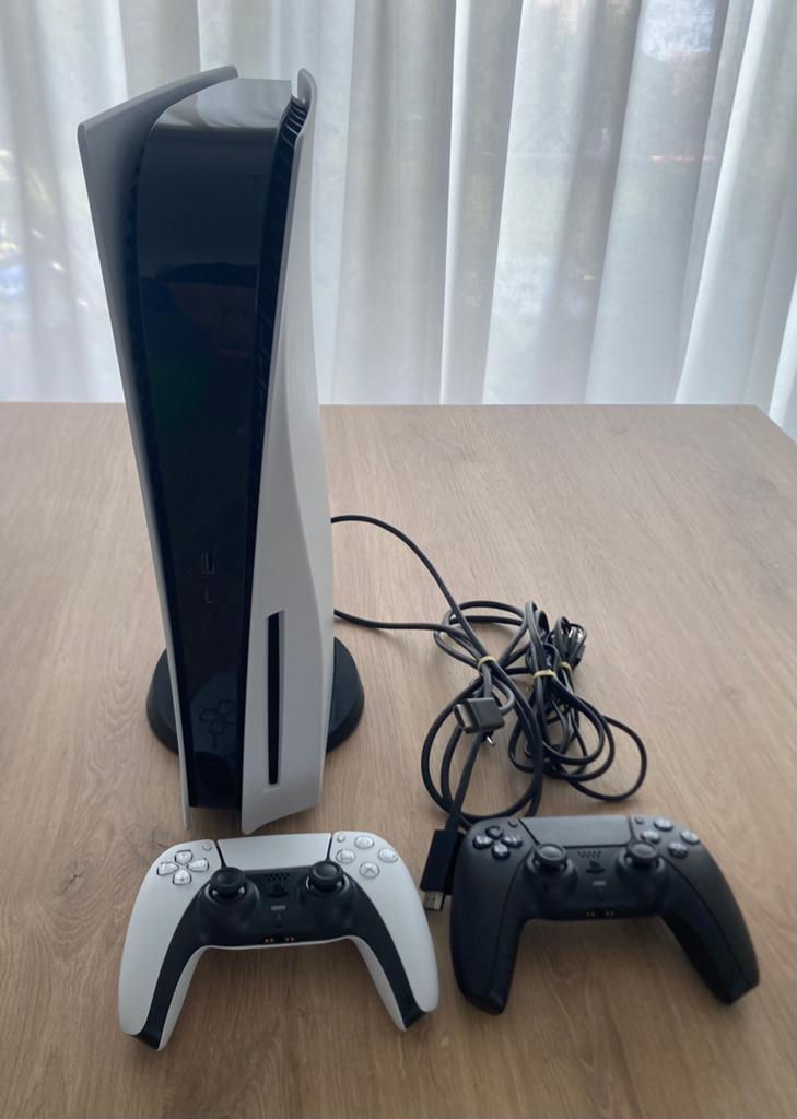 PS5 Console Disc Drive + 2 Controllers + extra 1TB SSD, Enlèvement, Comme neuf