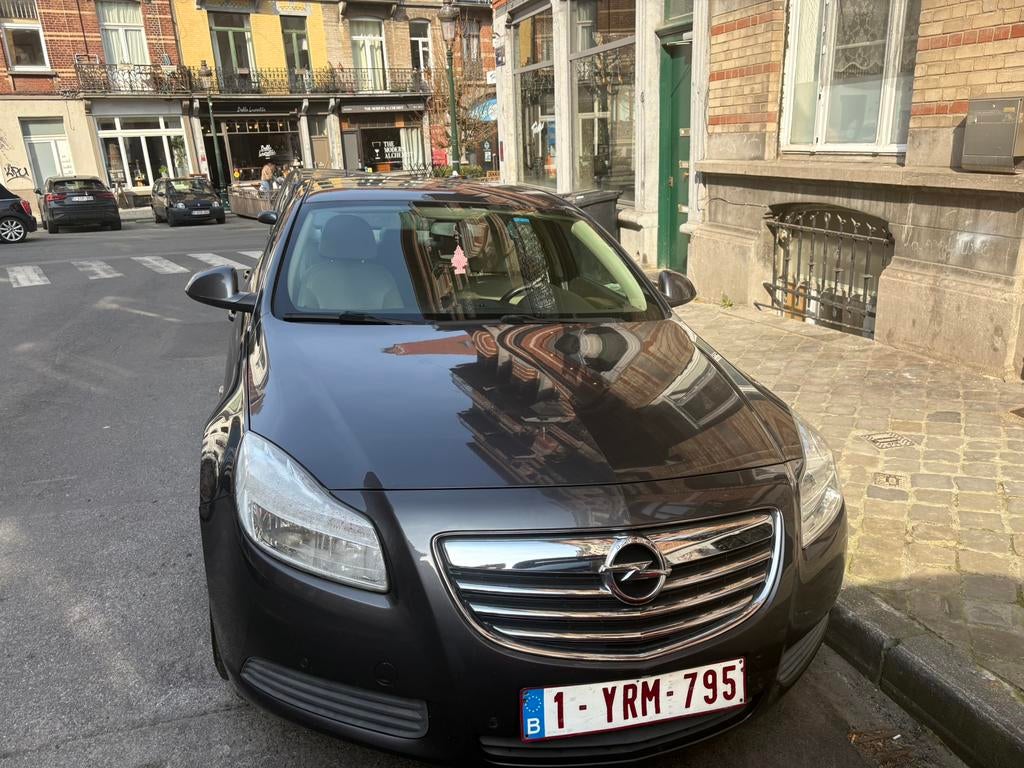 Opel insgnia 1.6 essence 2011, Autos, Opel, Cuir, Beige, Boîte manuelle, 5 portes