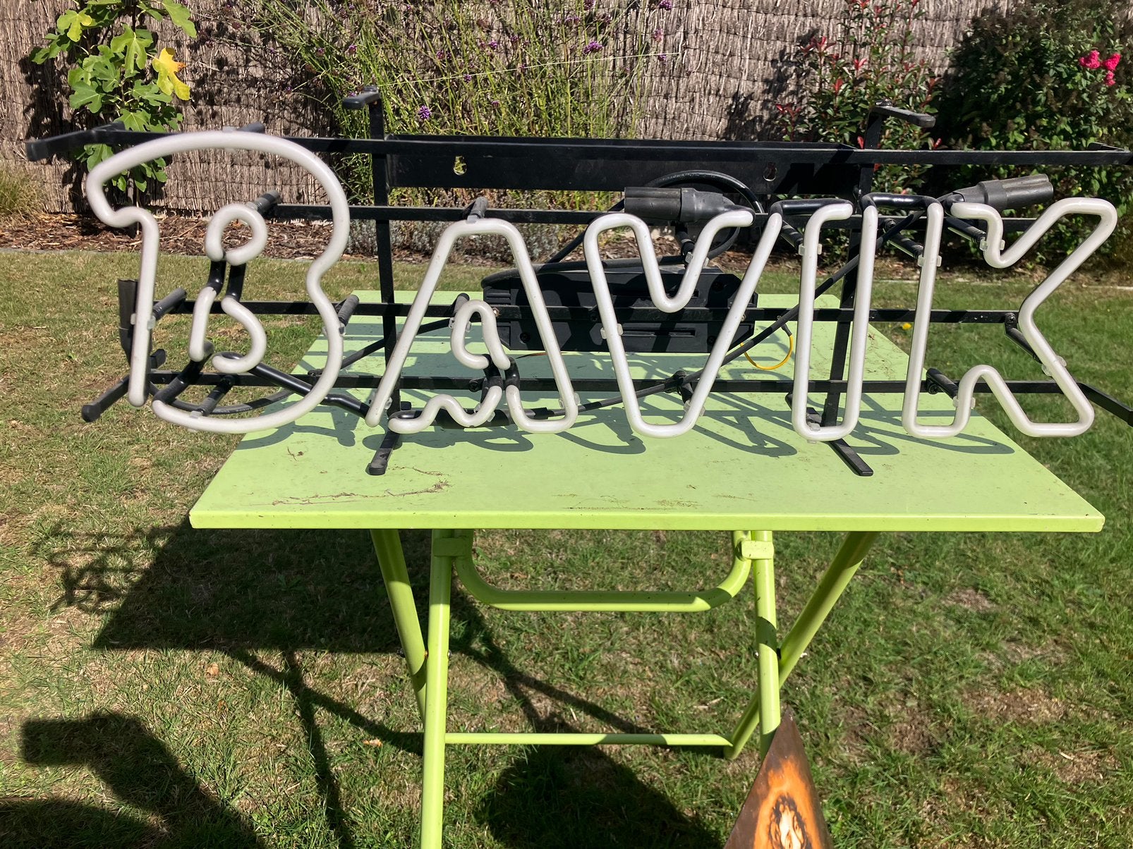 Neon reclame, Verzamelen, Ophalen