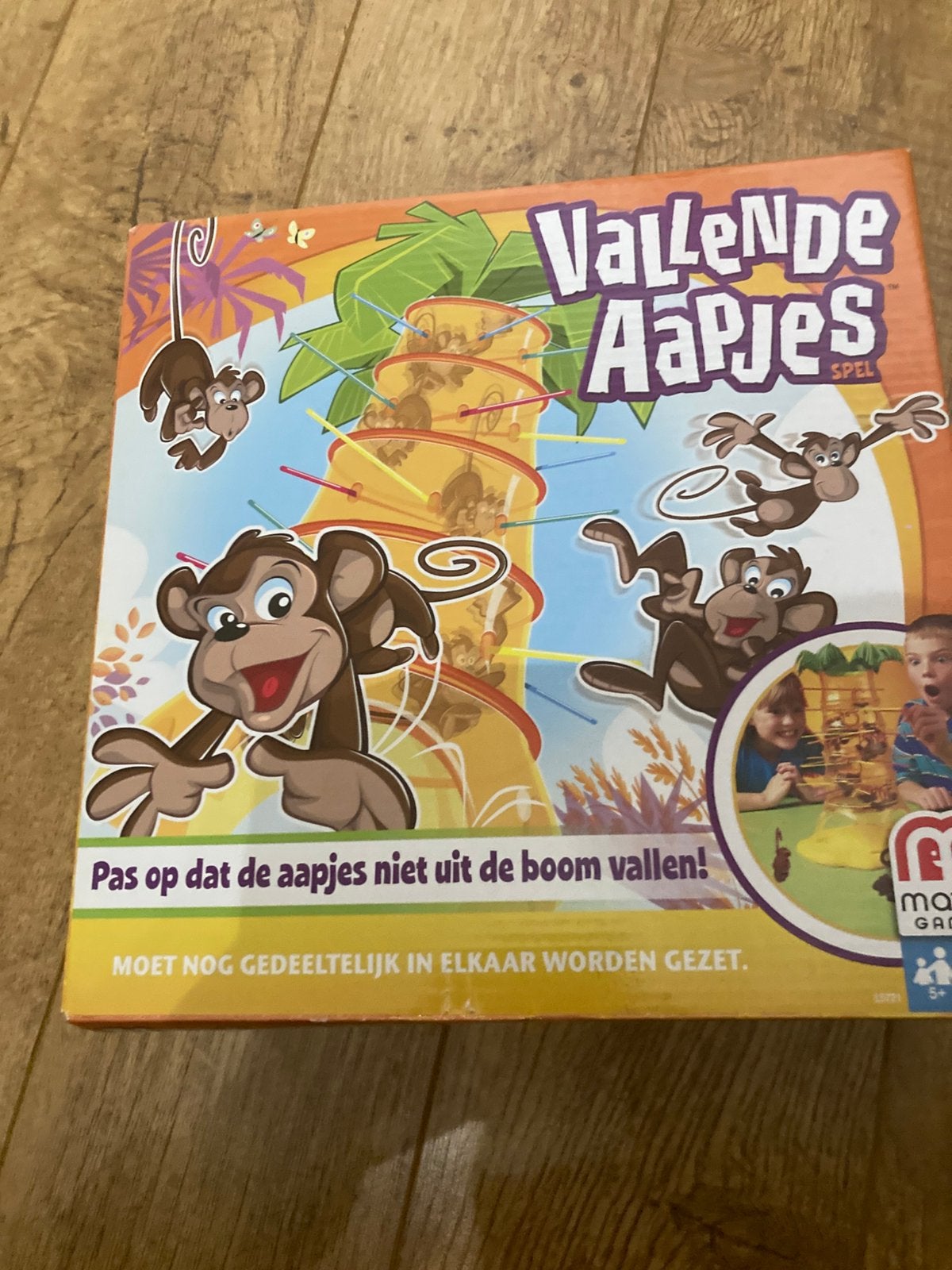 Vallende aapjes, Ophalen, Zo goed als nieuw