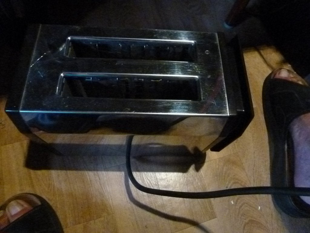 broodrooster philips type  HD  4551 A 850 W 230 V, Ophalen of Verzenden, Gebruikt, Uitneembare kruimellade