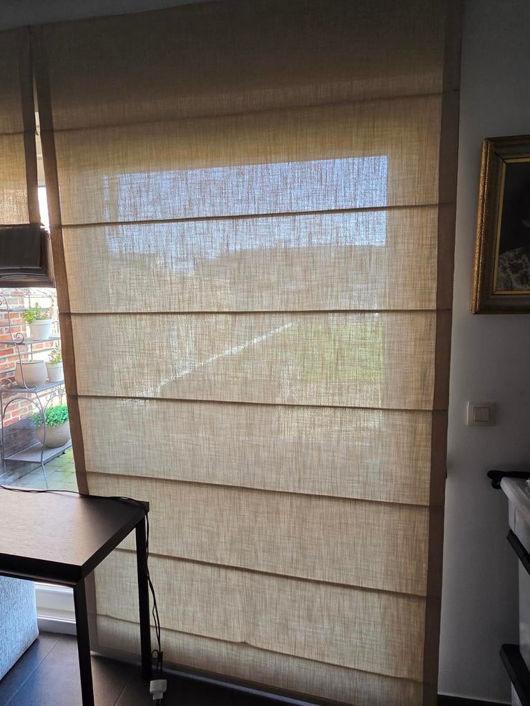 1 stuk beige gordijn met zwart optreksysteem ., Huis en Inrichting, Stoffering | Gordijnen en Lamellen, Ophalen, 200 cm of meer