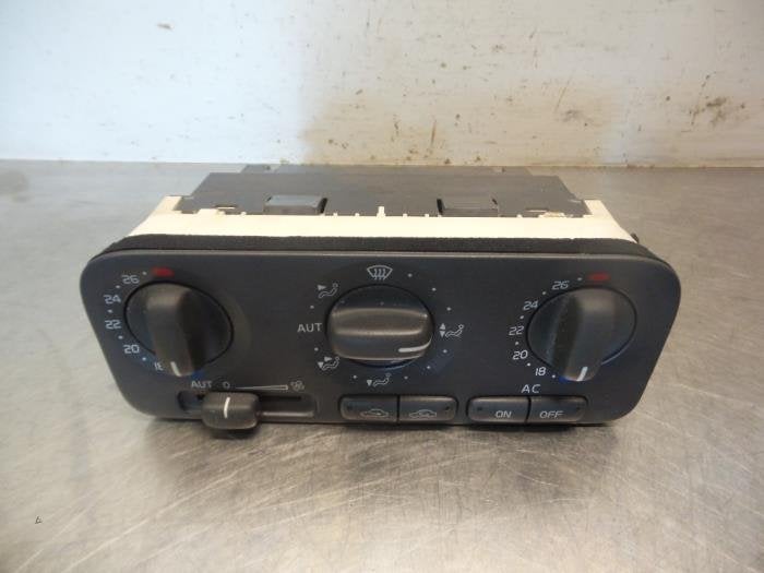 Panneau de commandes chauffage d'un Volvo V70, -, 3 mois de garantie, -, -